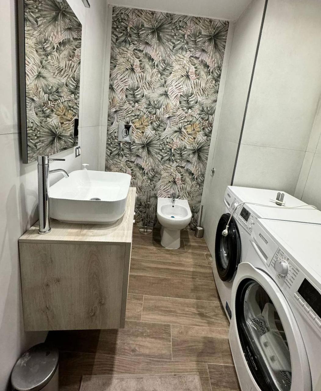 280 Mt Dalla Metro The Mox Luxury Apartament Apartment Napoli Bagian luar foto