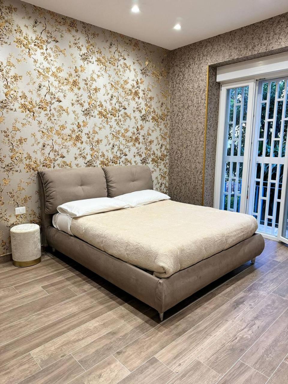 280 Mt Dalla Metro The Mox Luxury Apartament Apartment Napoli Bagian luar foto